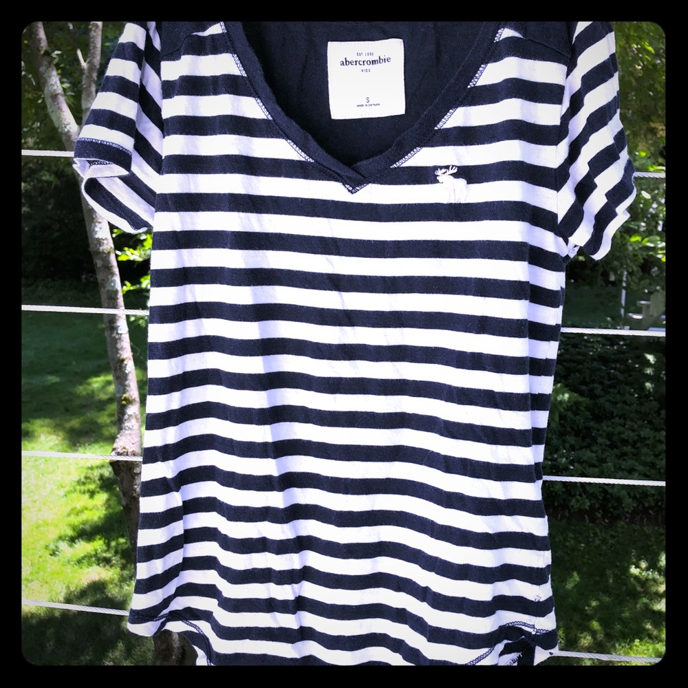 Short sleeve v-neck striped top